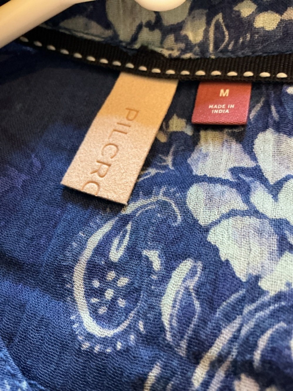 Pilcro blue gauge blouse size medium - Picture 4 of 5